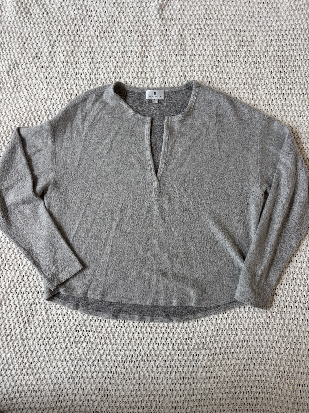 Nordstrom Socialite Light Gray Grey Split V Neck Long Sleeve Fuzzy Sweater Top